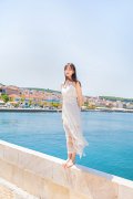 迪麗熱巴唯美又浪漫的婚紗造型寫真